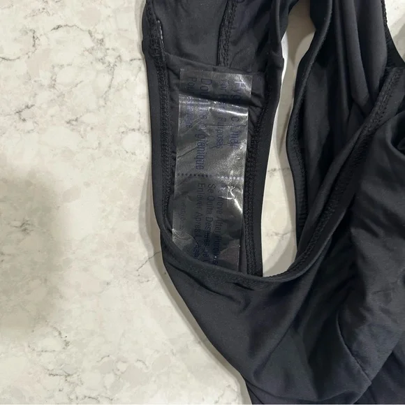 NWT La Blanca Island Goddess One Piece Swimsuit Black Sz 2 - Picture 7 of 7